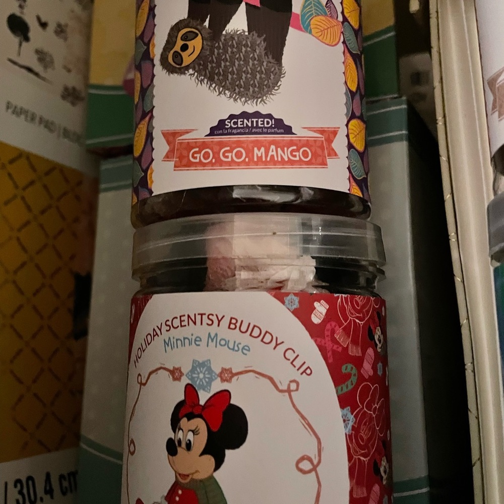 4 scentsy buddy clips